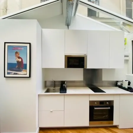 Warm 18m Ideal For Couple In Lägenhet